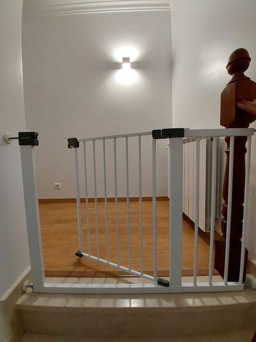 Conjunto grade de protecção para crianças