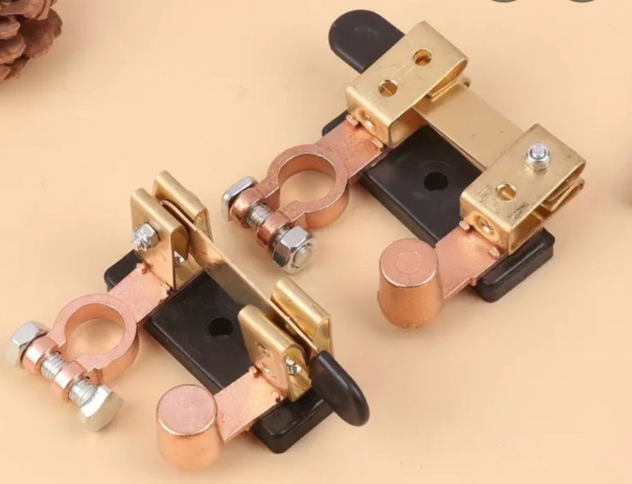 Автомобільний перемикач живлення