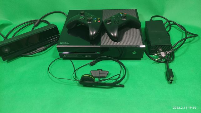 Xbox one 500GB Kinect +5 gier