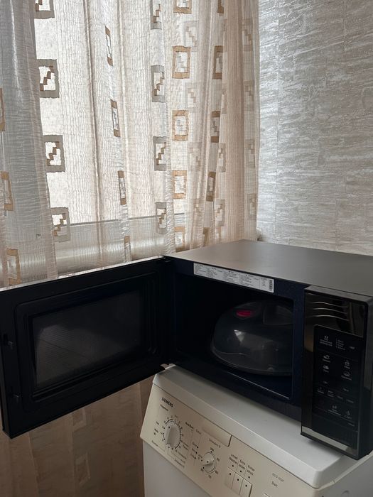 Мікрохвильовка samsung me83krw