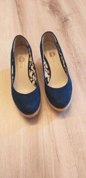 Sapatos azul marinho camurça