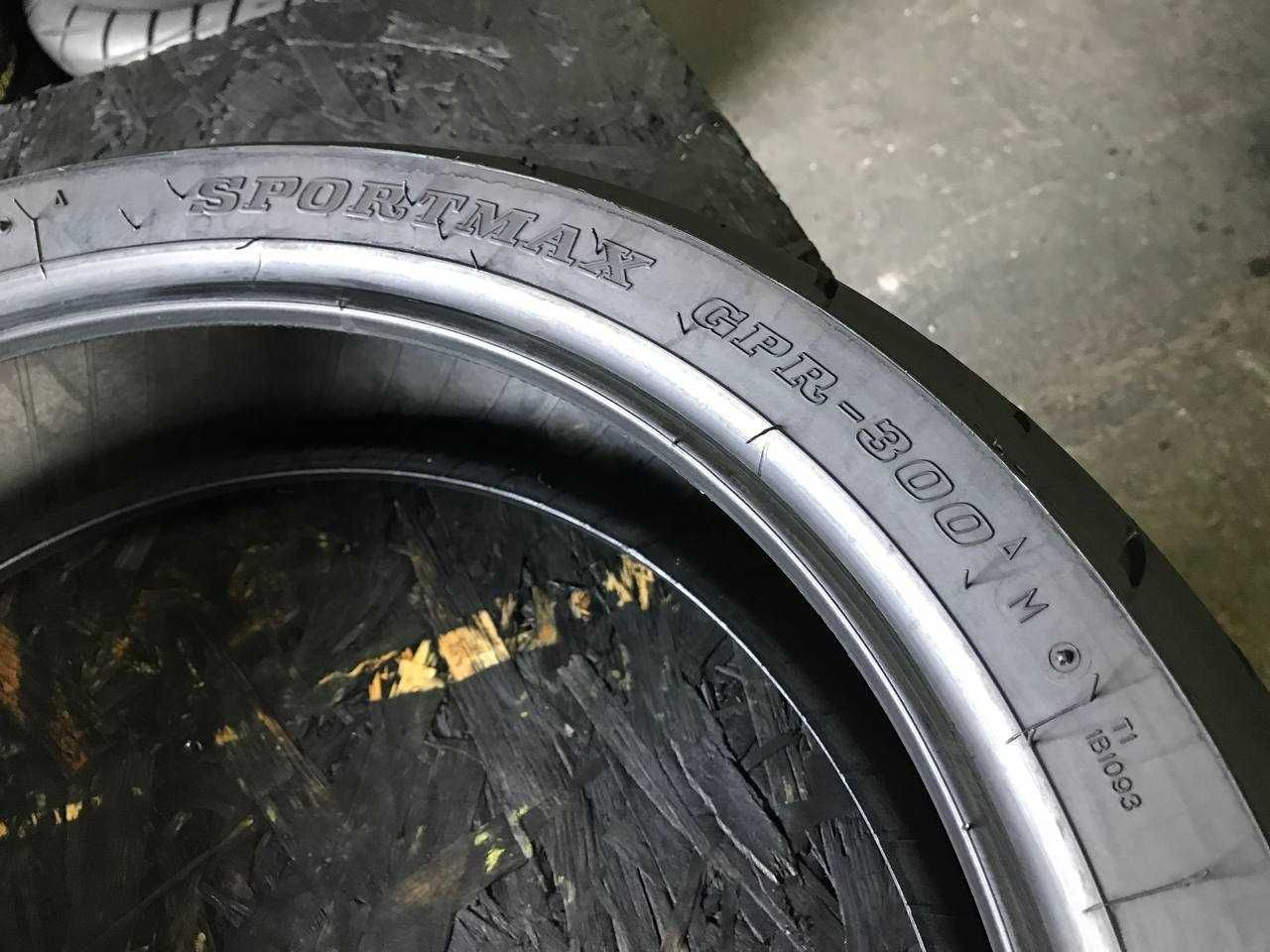 Мото шини б/в 150/60 R17 Dunlop Sportmax GPR 300 (2030М)