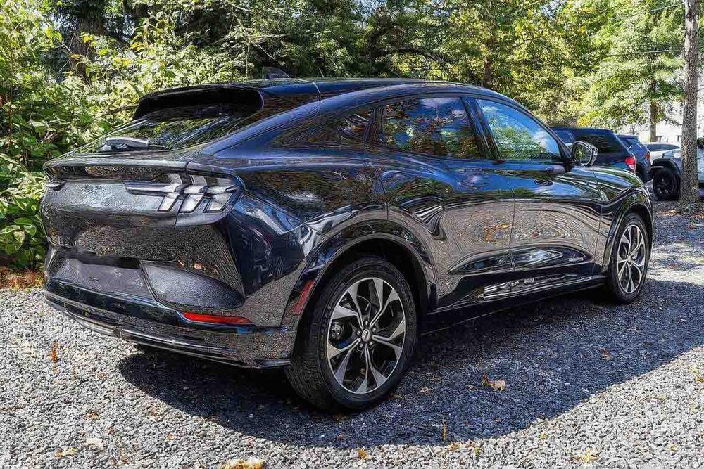 Ford Mustang Mach-E Premium      2021