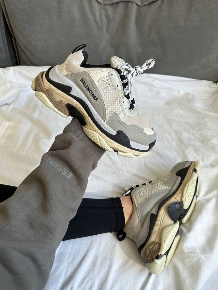 Buty Balenciaga Triple S beige grey