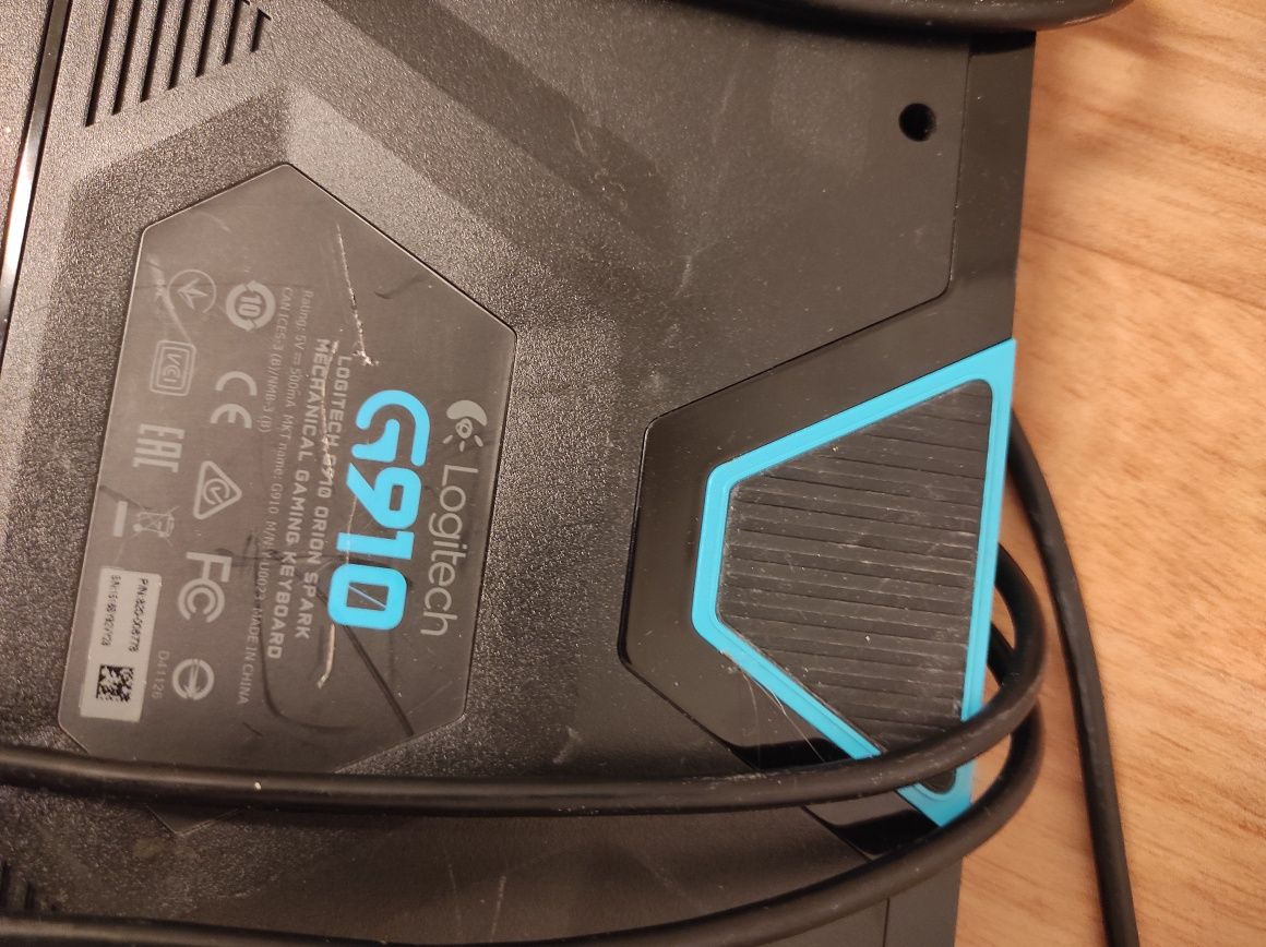 Ігрові кравіатури razer, Logitech.