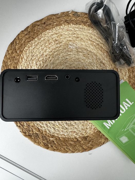 портативний мініпроєктор, призначений для домашнього кінотеатру