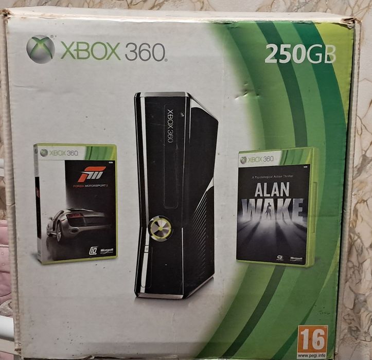 X-BOX 360 з набором ігор та джойстиком