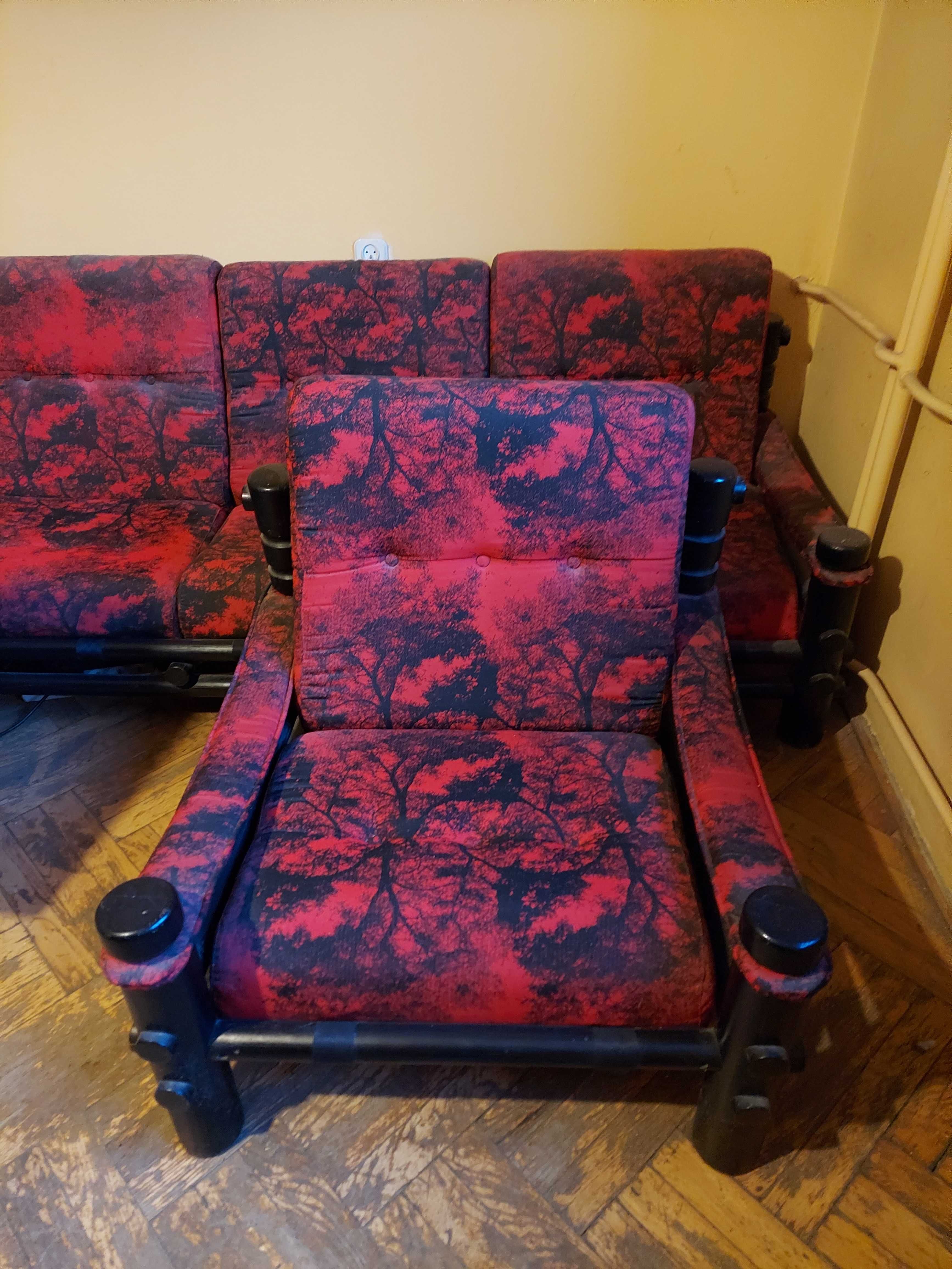Zestaw kanap, kanapa i fotel w stylu retro, do odnowienia