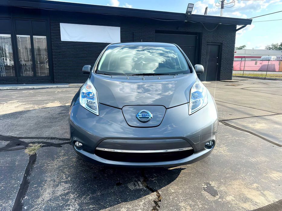 Nissan LEAF      2017