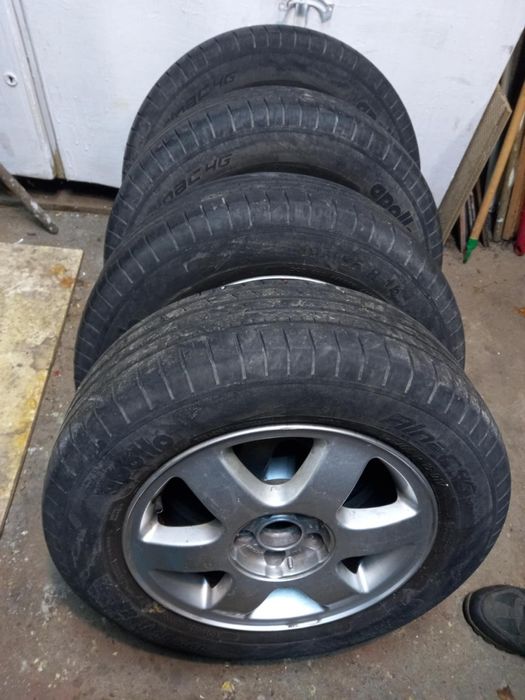 Felgi aluminiowe z oponami 4 szt