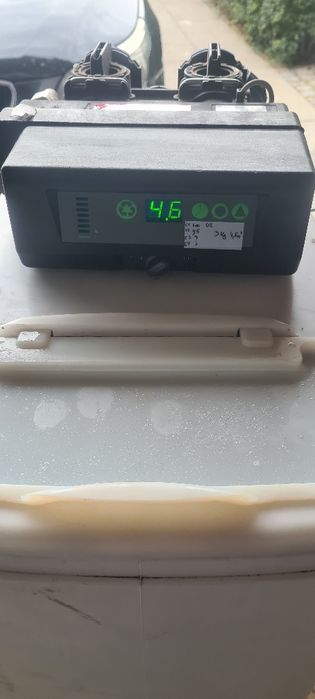 Uzdatniacz zmiękczacz wody z wyswietlaczem