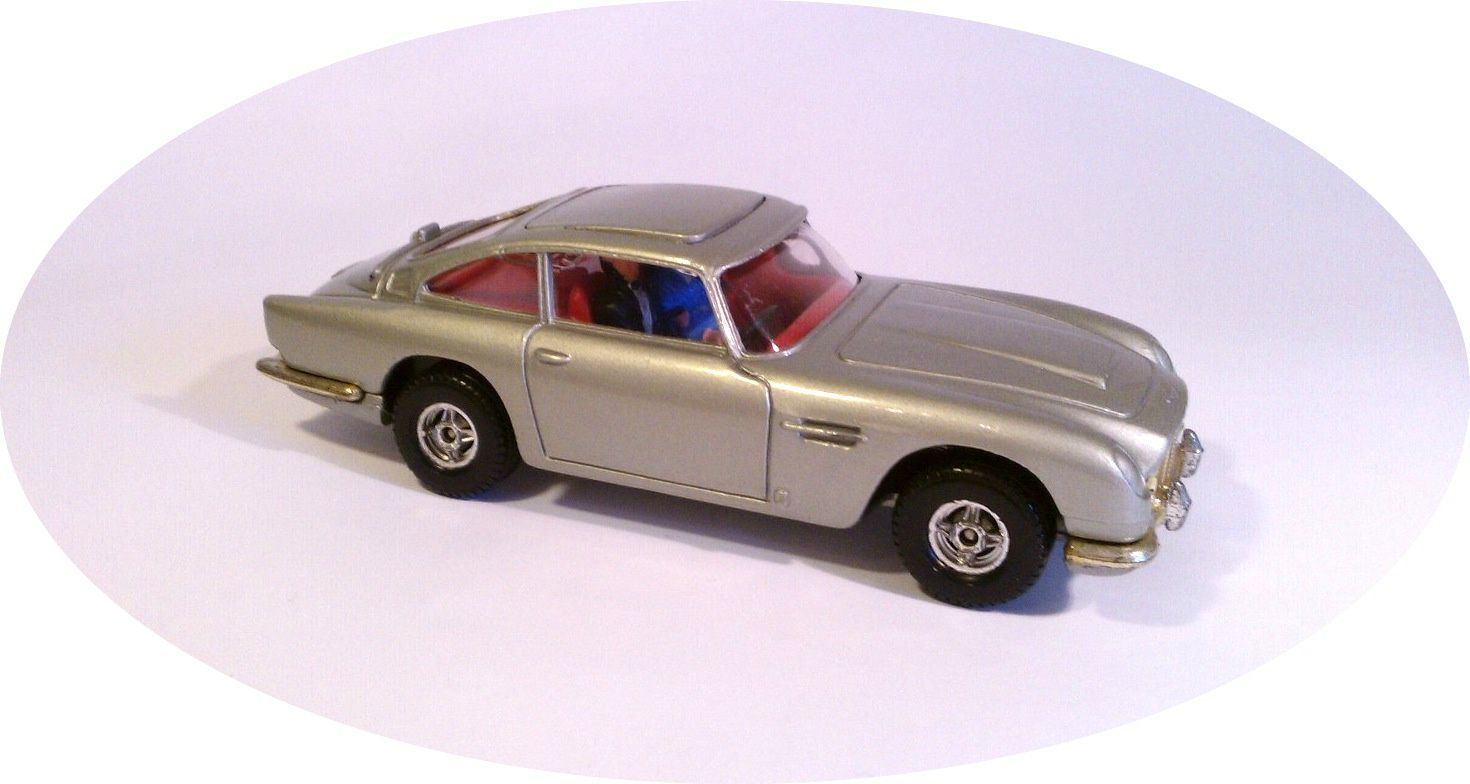 007 James Bond Aston Martin DB5 1/43 Corgi 1967