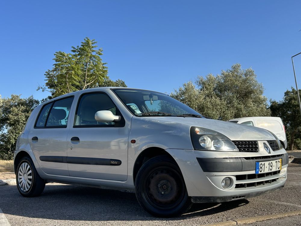 Renault Clio Privilege 2002
