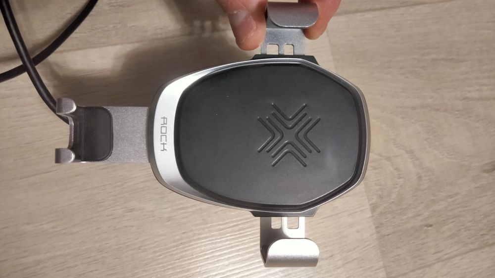 Беспроводное автомобильное зарядное