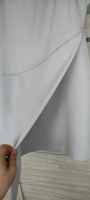 Piękna elegancka sukienka r. 42-46 wyszczuplająca, ołówkowa