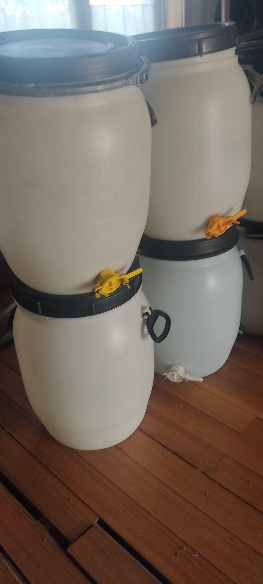 Bidão Plástico 50/60lt com torneira