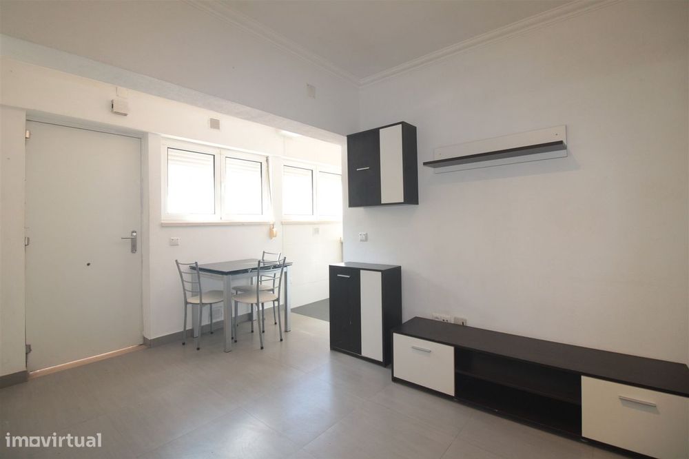 Apartamento T1, no Bairro Norton de Matos