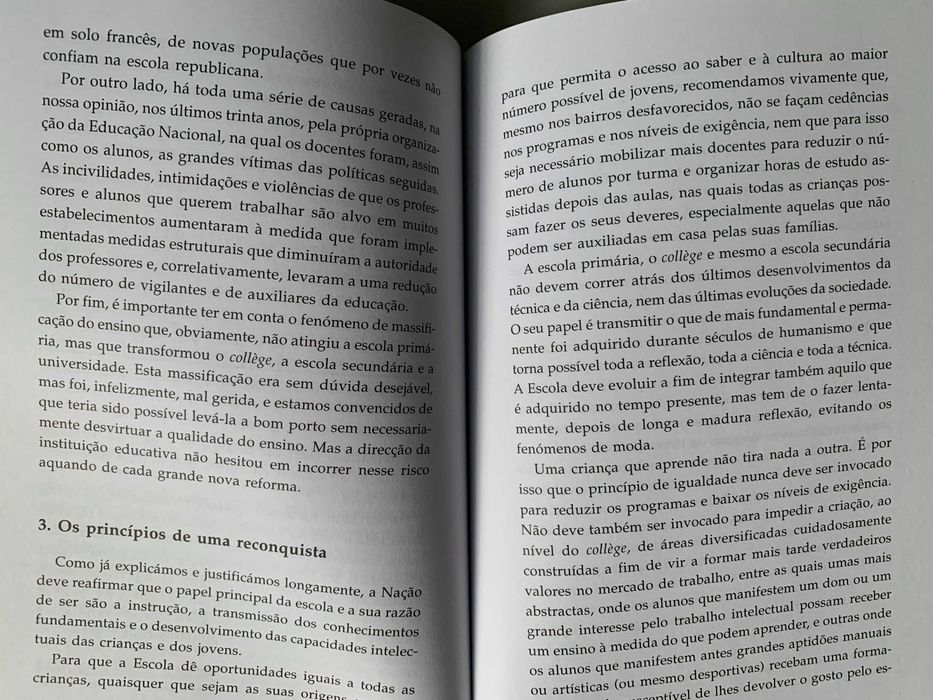 Eduquês: Um Flagelo sem Fronteiras, de Laurent Lafforgue
