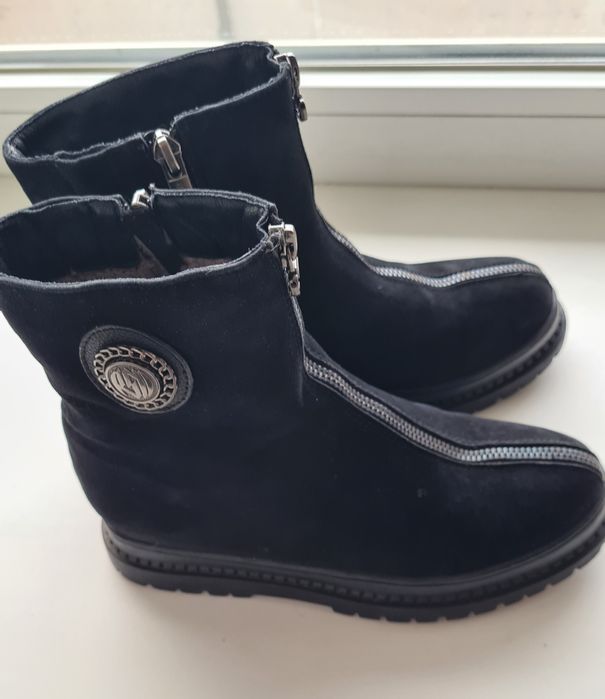 Продам зимові жіночі получоботи,р.35