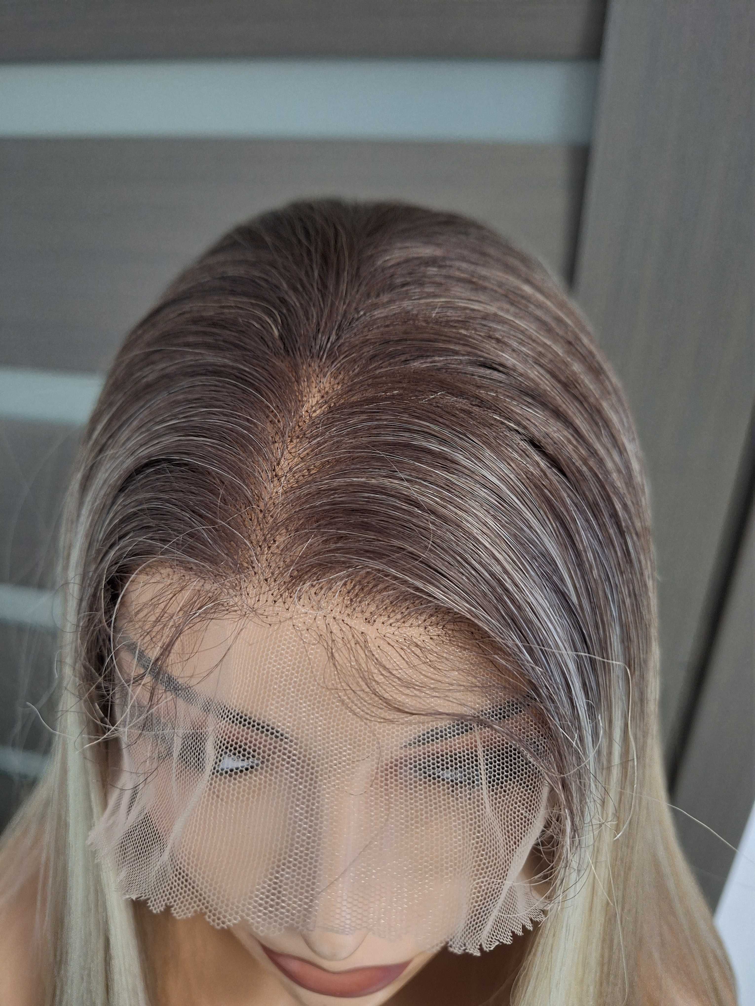 Peruca longa loira com renda shatush