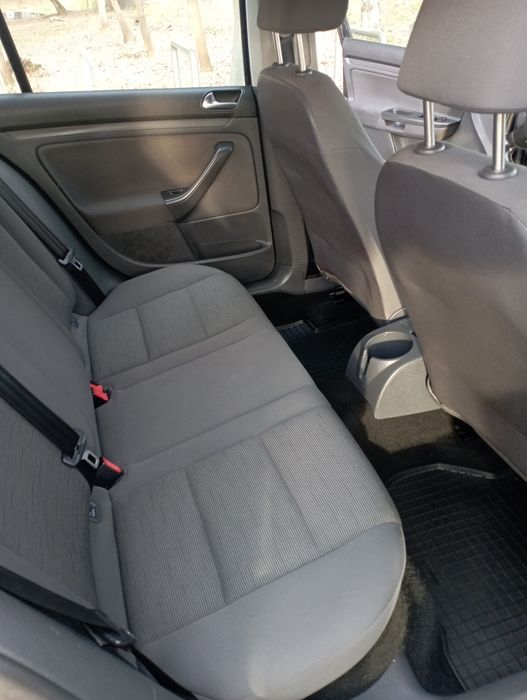 Volkswagen Golf 5 w sam raz na pierwszy samochód dla młodego kierowcy