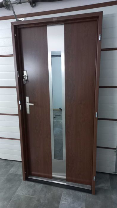 Nowe Polskie drzwi 90prawe Orzech 72mm