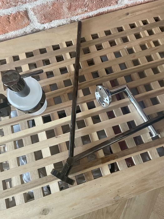 Grohe essentials  wieszak dozownik