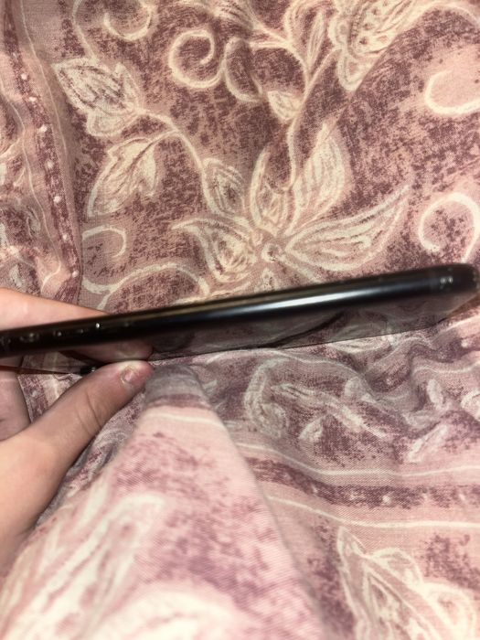 продам телефон iphone xr 64gb black rsim