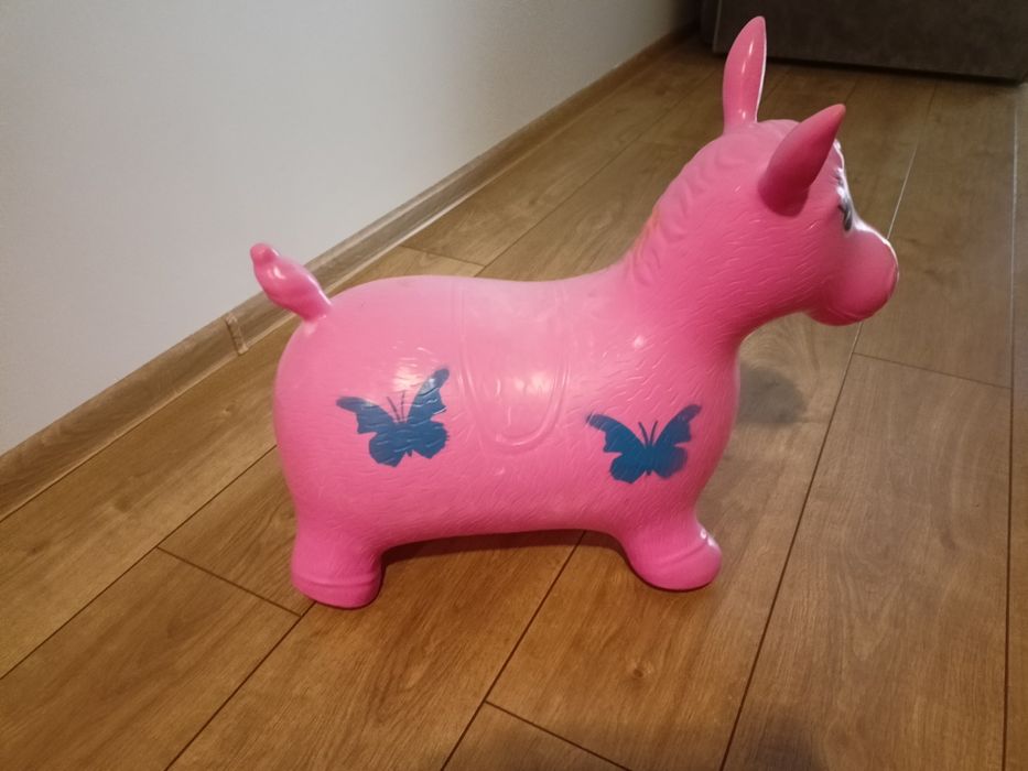 Skoczek różowy krowa