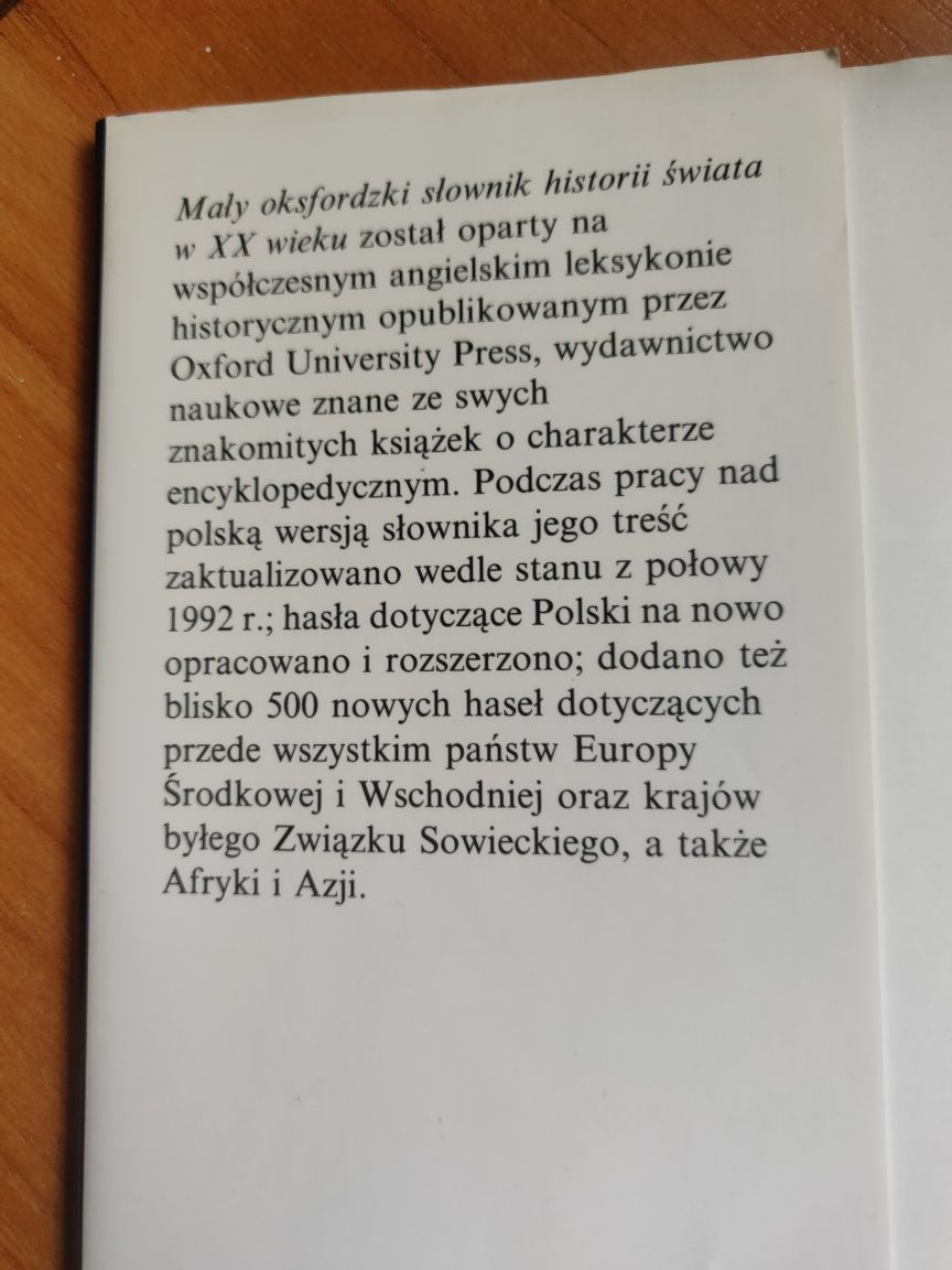 Mały oksfordzki słownik historii świata w XX wieku