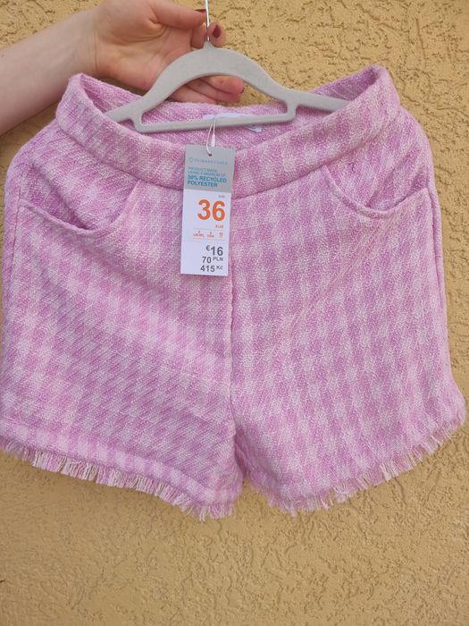 Твідовий жіночий костюм