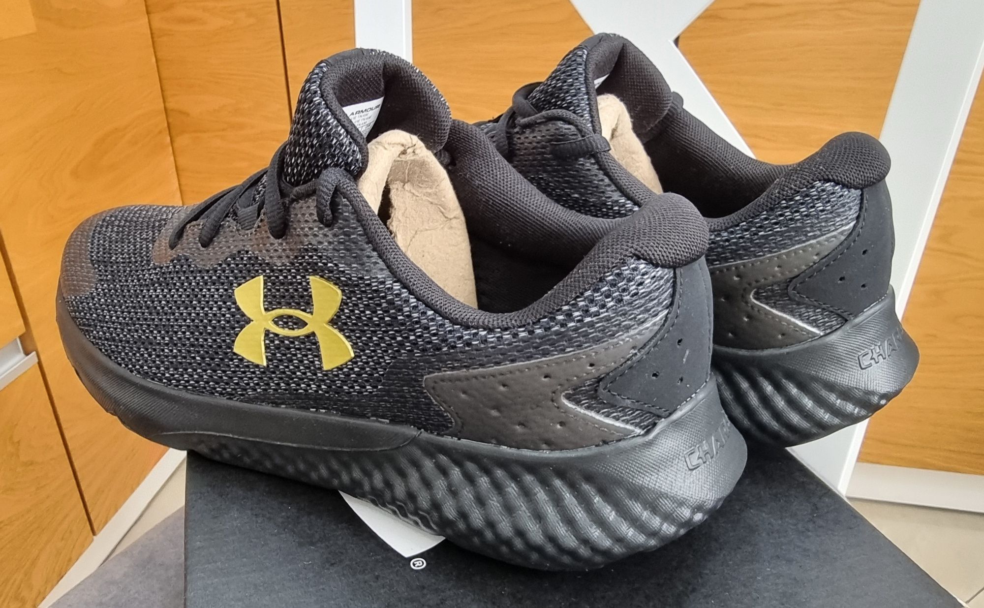 Nowe Under Armour Visual Cushioning Charged Rogue 3 r. 44 28 cm.