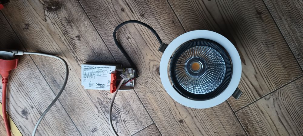 Lampa LED do sufitów podwieszanych