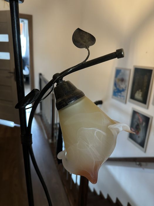 Lampa stojąca w stylu vintage