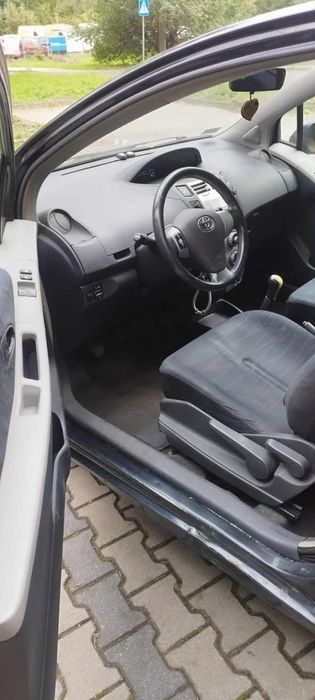 Toyota yaris 1.0 benzyna tani ekonomiczny woz dostawa zamiana skup aut