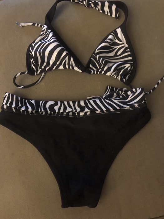 Biquini zebra forrado, cueca com fita e aplique