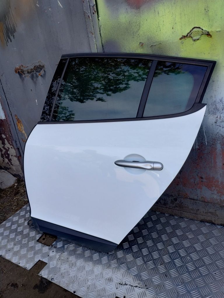 Drzwi lewe lewy tył Renault Megane 3 III HB hatchback DV369 OV369