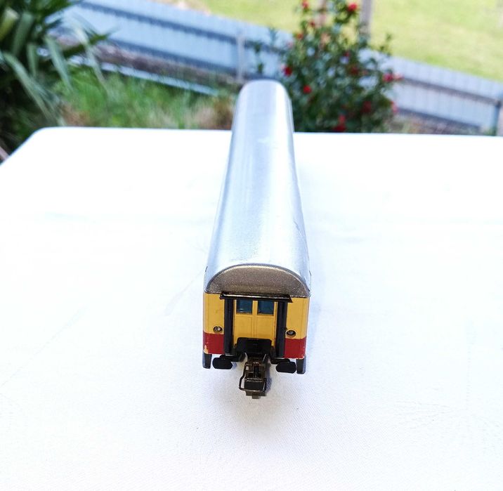 TRIX 3392 Carruagem 1ª classe DC