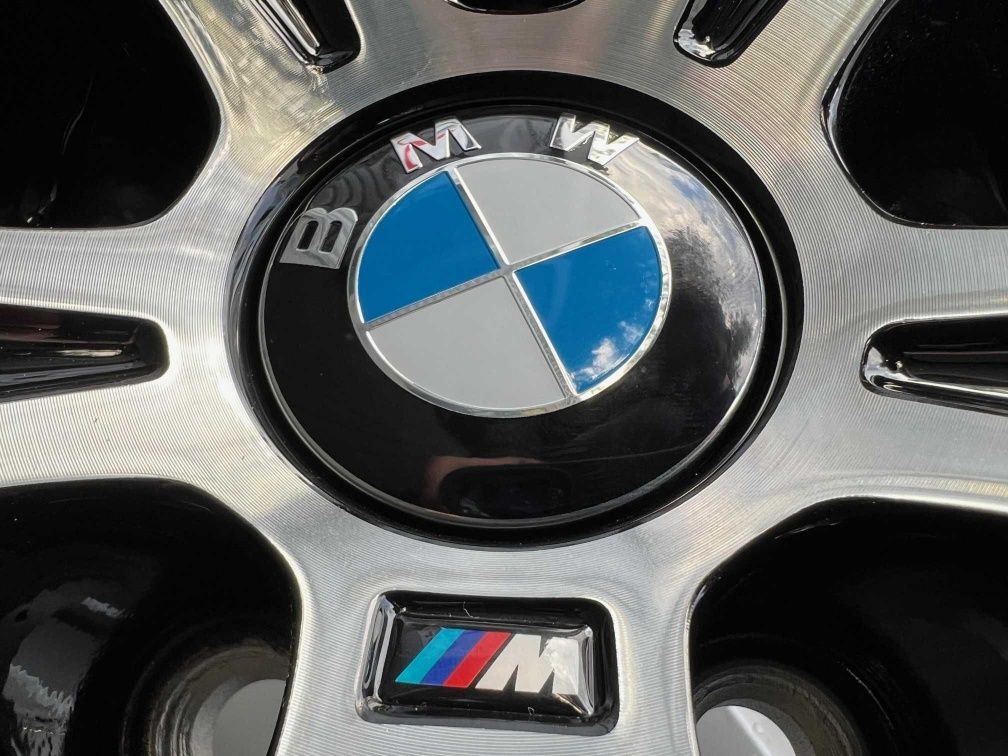 4 x Emblematy logo Naklejeki BMW ///M PAKIET 9X17 NA ALUFELGI