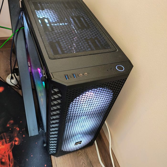 Komputer gamingowy Ryzen 5 5600X, GeForce RTX 3070 Ti, 500Gb SSD zesta