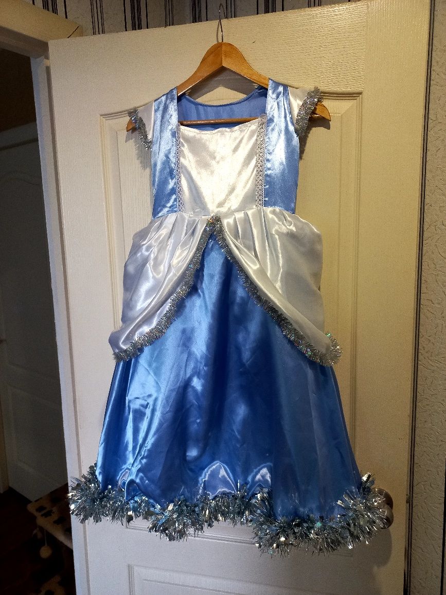 Платье для праздника на 8-9 лет