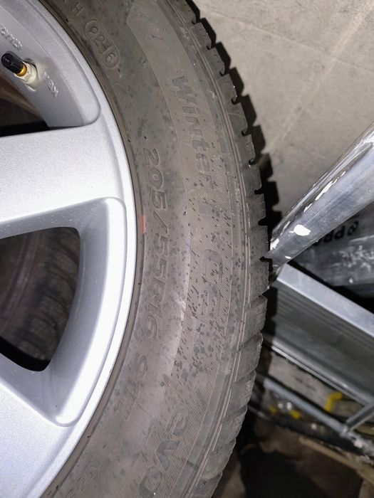 Felgi aluminiowe 16” 6-ramienne 5×114.3 ET50 + opony (2x zimowe, 2x wi