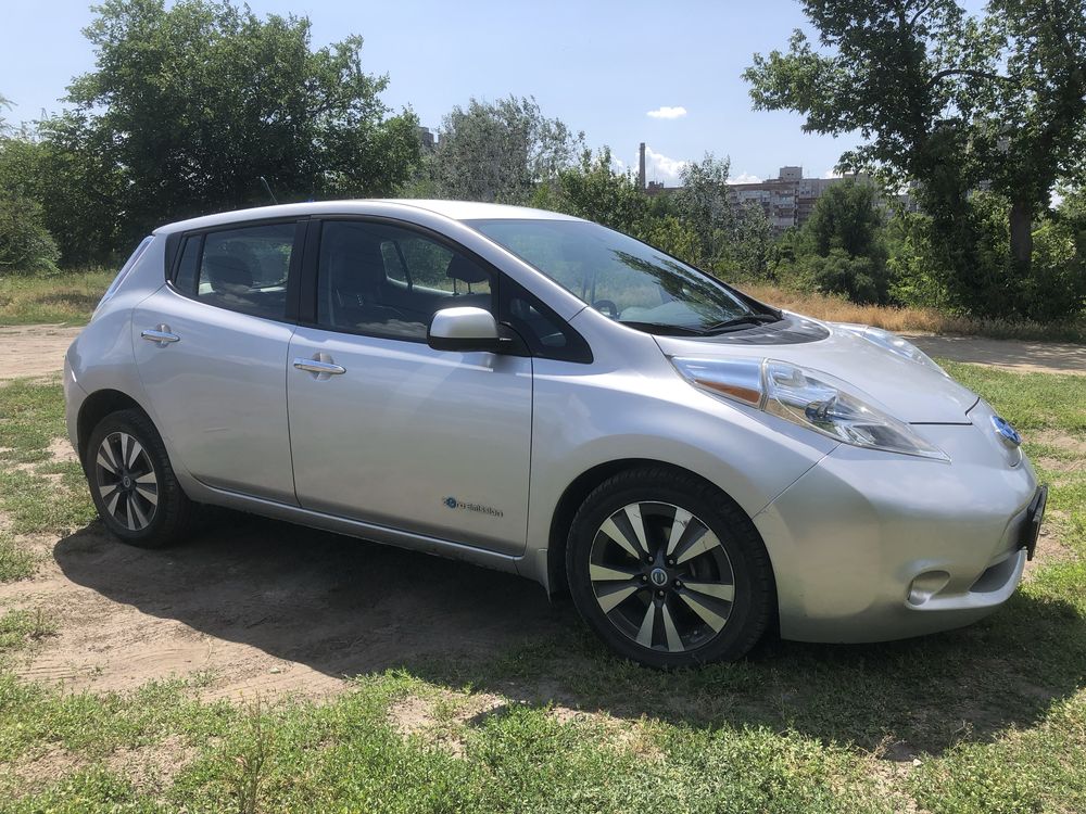 Nissan Leaf SL 2013