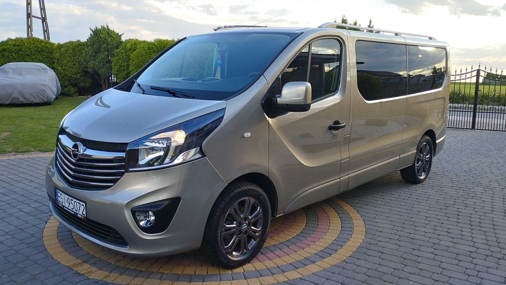 Bus 9 osobowy Opel Vivaro