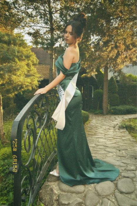 Смарагдова вечірня ( випускна ) сукня