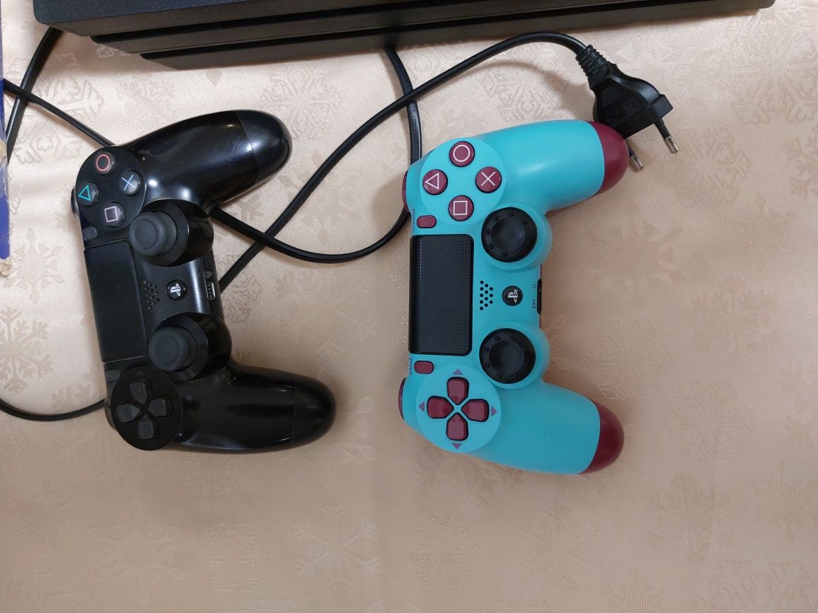 Продам PlayStation 4 Pro 1TB (PS4 Pro)