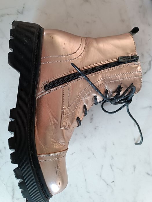 Buty dziewczęce kozaki trapery DeeZee rozmiar 35 złote glany