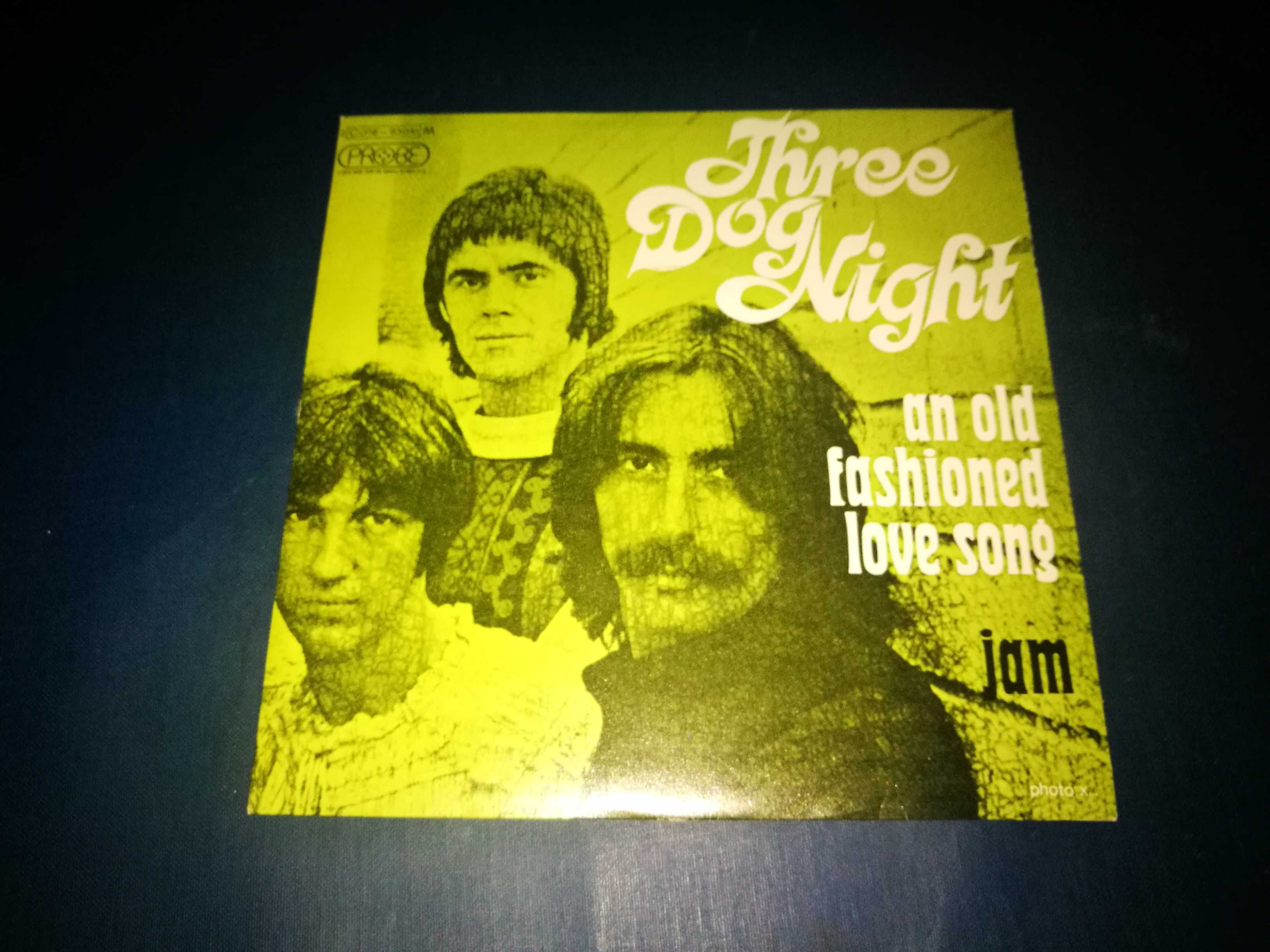 THREE   DOG NIGHT - An Old   Fashioned Love Song (Ed FRA-1971) SINGLE