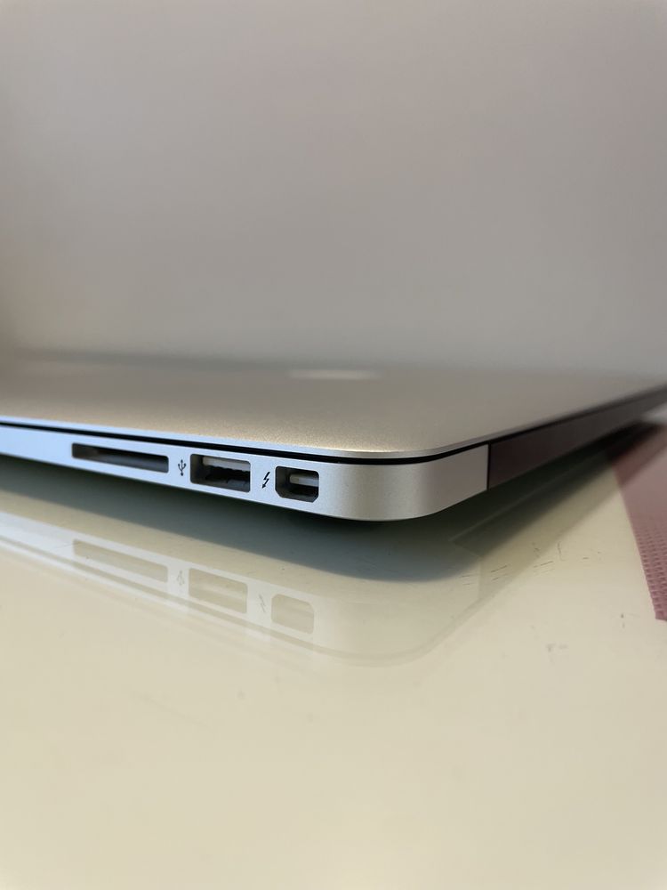 MacBook Air 13 2017 8гб / 128гб