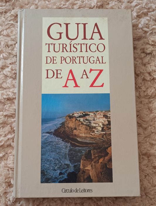 Livro guia turístico de Portugal de A a Z